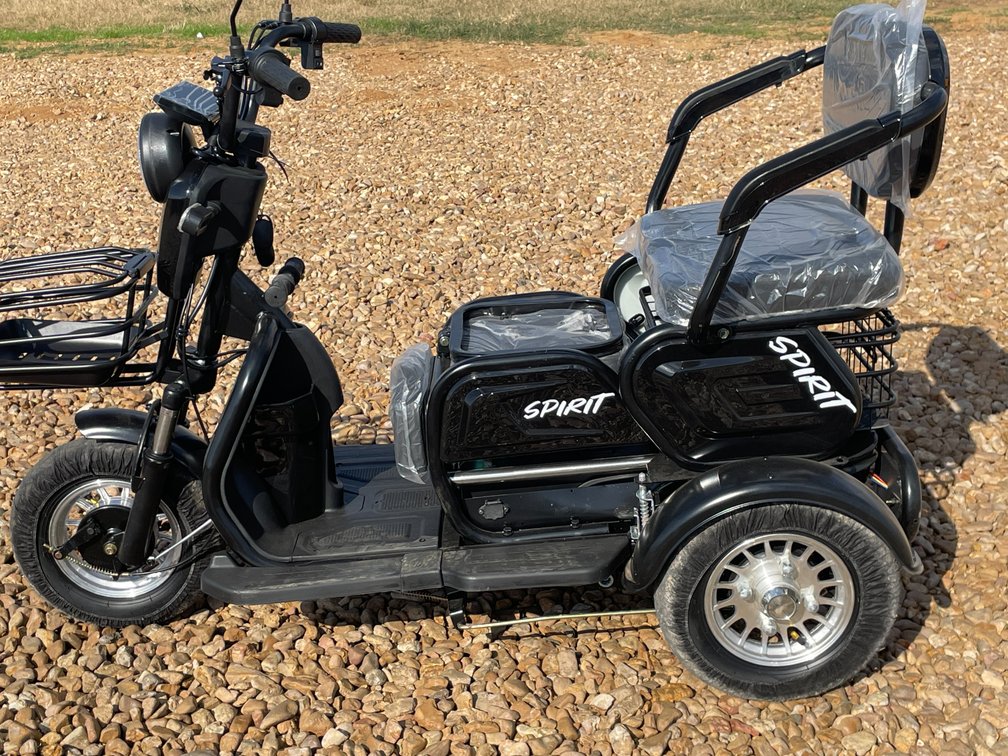 Electric tricycle