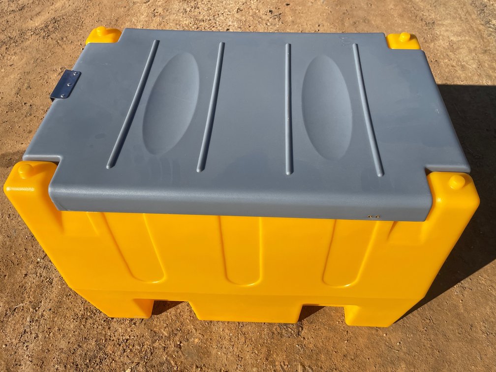 Portable fuel tanks