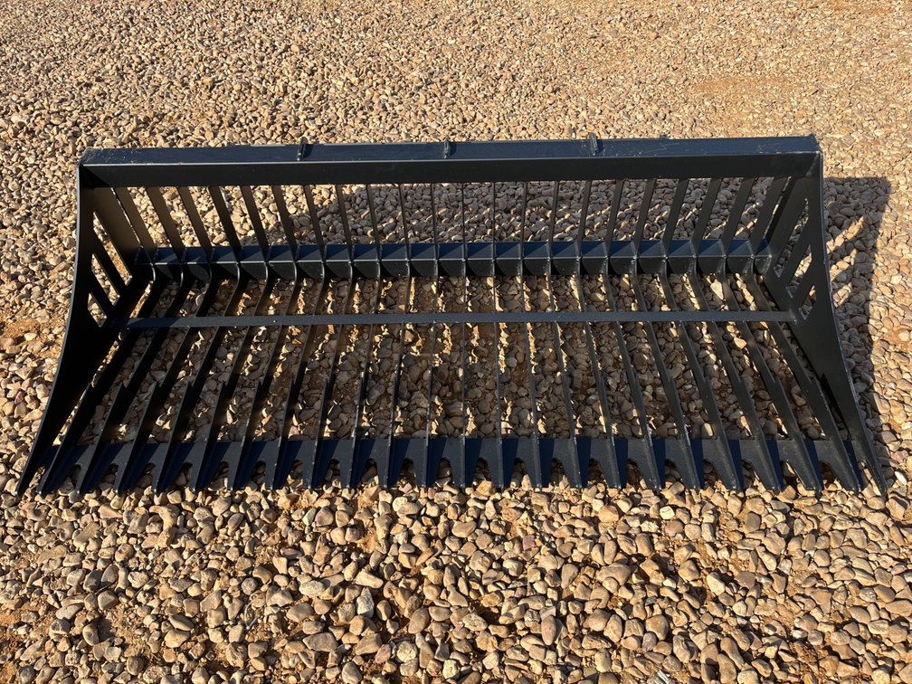 Sliding rake bucket