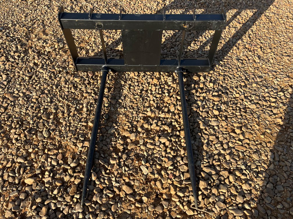 SKID STEER HAY SPEAR