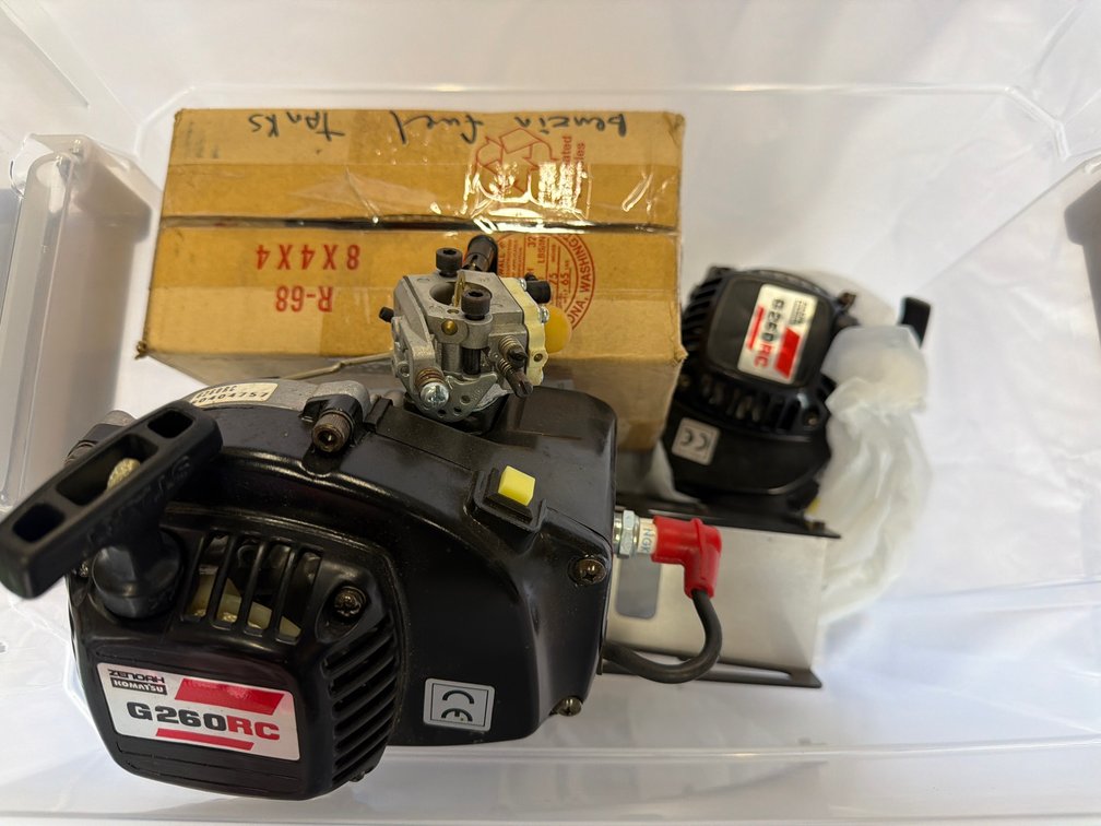 Zenoah Komatsu G260RC 2-Stroke Gas Engines & Fuel Tanks