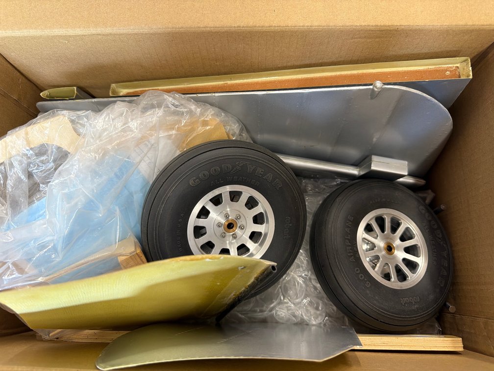 Robart 6.00" Airplane Wheels & Scale Airframe Components