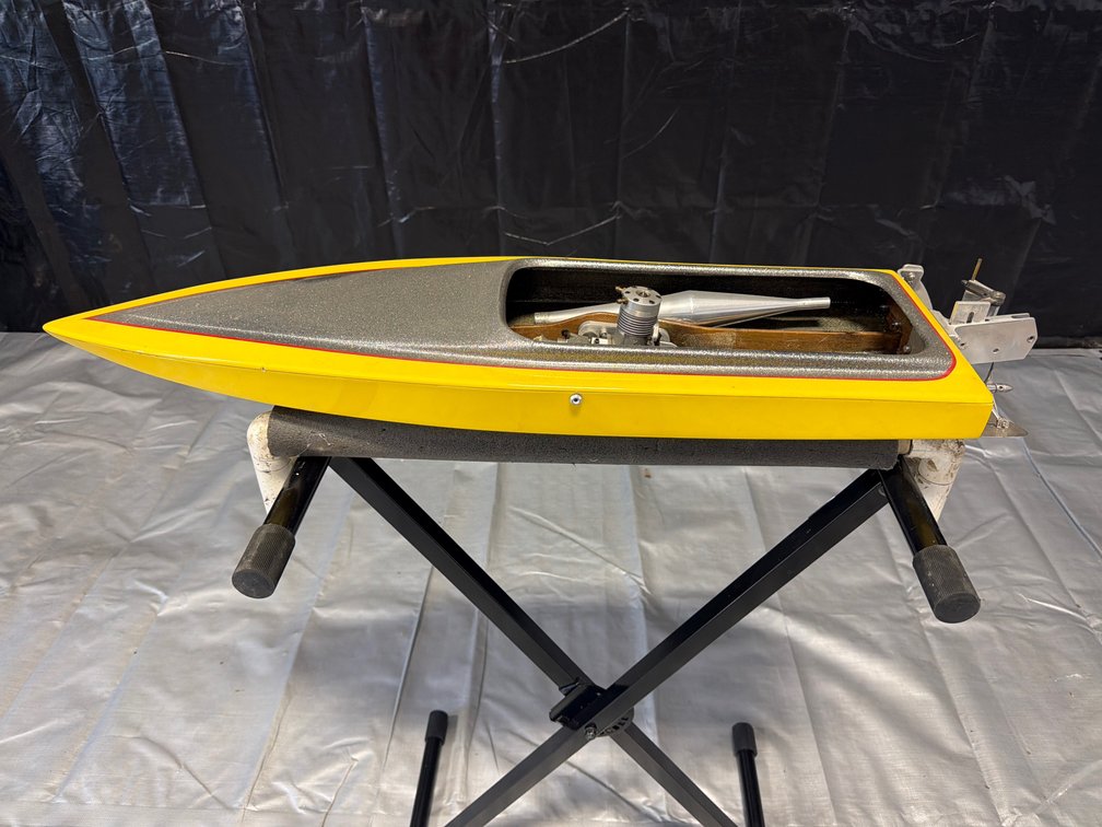 RC Nitro Speedboat