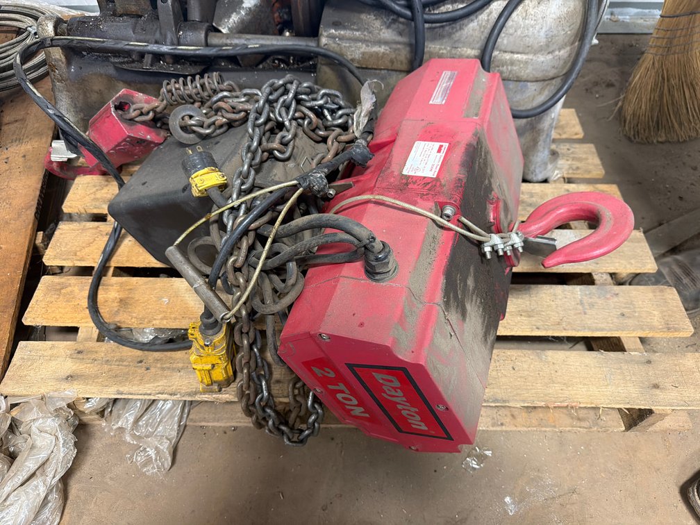 Dayton 2 Ton Electric Chain Hoist