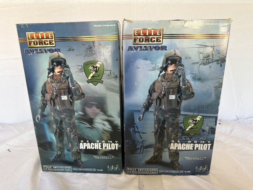 Military Action Figures (2-Piece Set)
