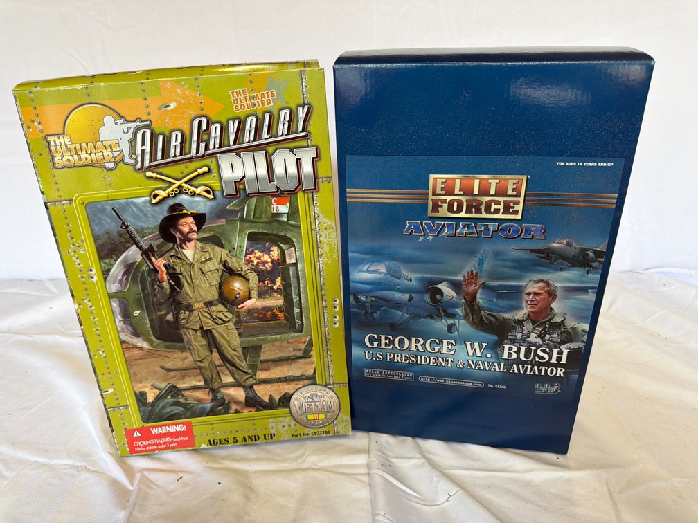 Military Action Figures (2-Piece Set)