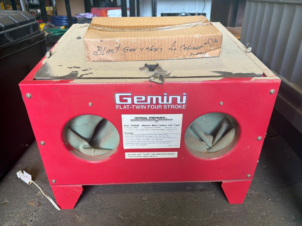 Central Pneumatic Abrasive Blast Cabinet