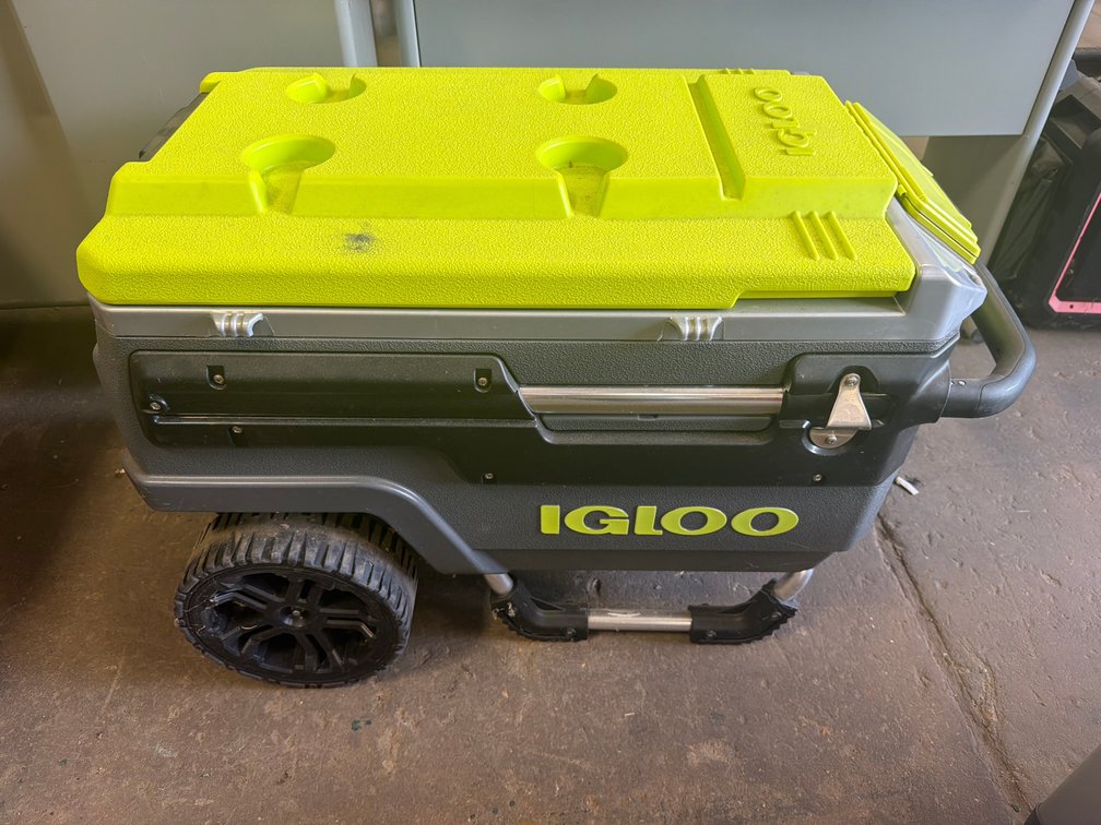 Igloo Wheeled Cooler