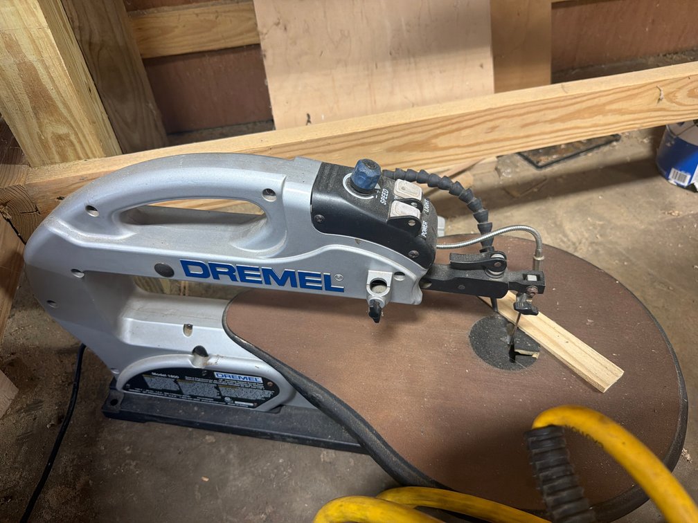 Dremel Model 1800 16-Inch Variable Speed Scroll Saw