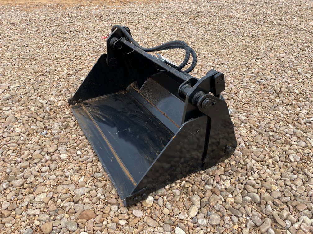 4-in-1 Bucket