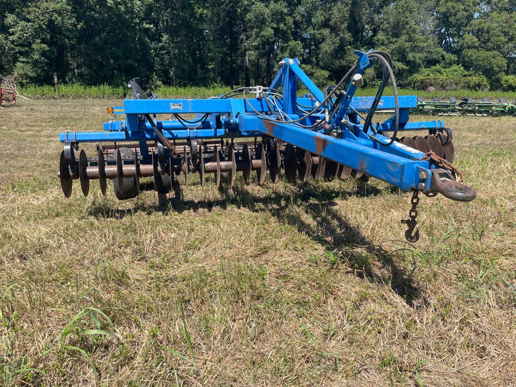 Chisel plow