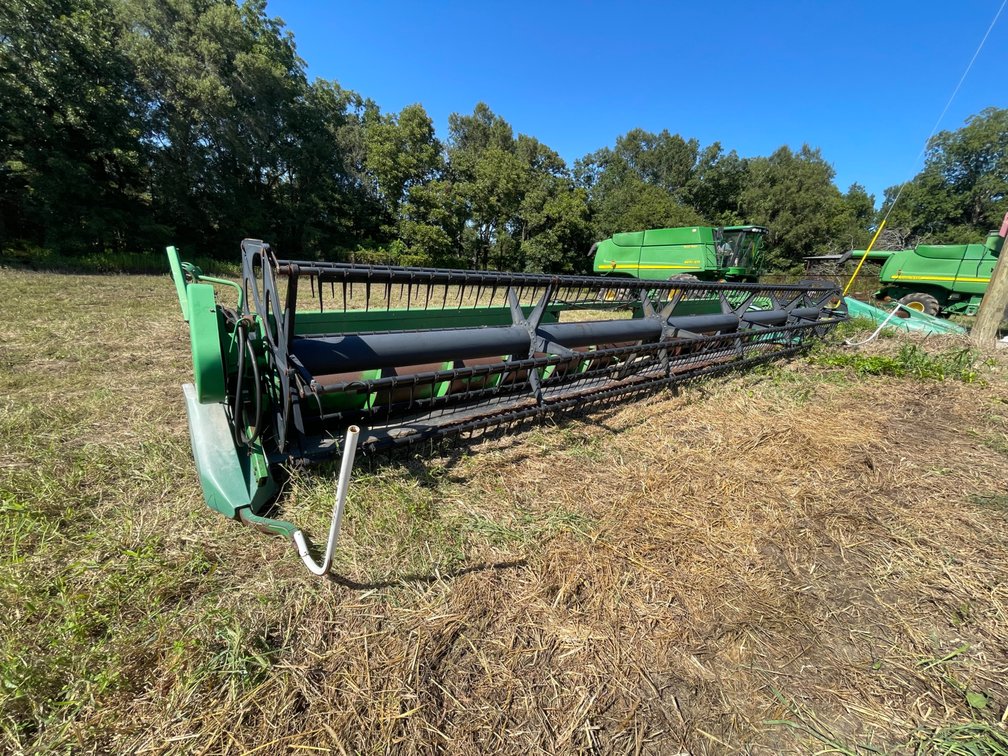 John Deere 930F Header