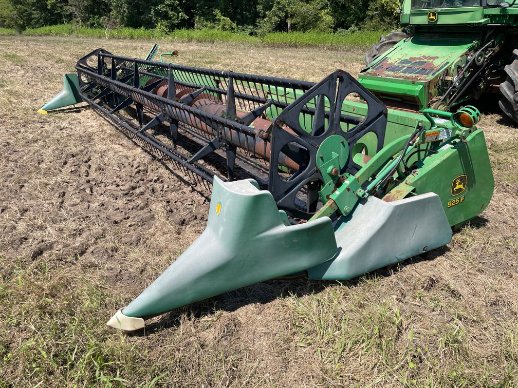 John Deere 925F