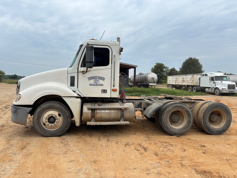 Freightliner Columbia 120 Truck