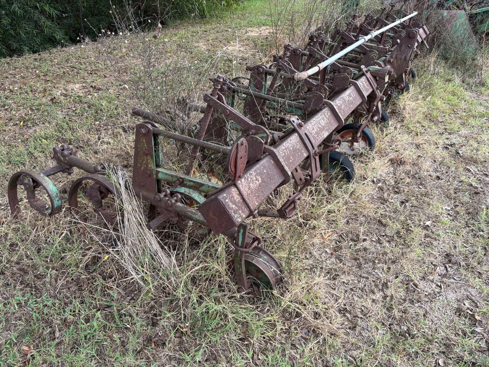 Cultivator