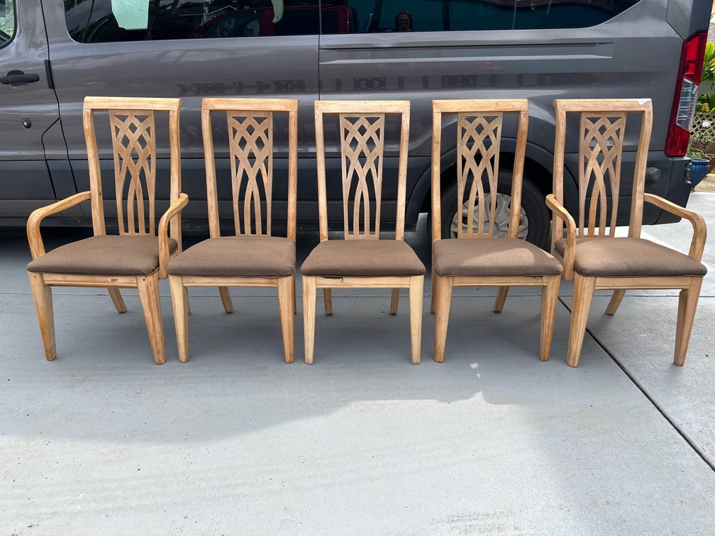 (X's 5) High Back Dinning Chairs with Brown Seat Cushion 