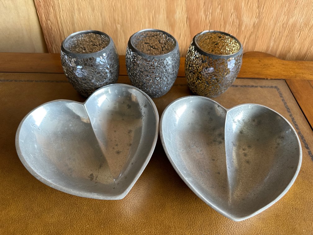 Pfaltzgraff Crackle Design Handle Holders and Two Metal Heart Dishes 