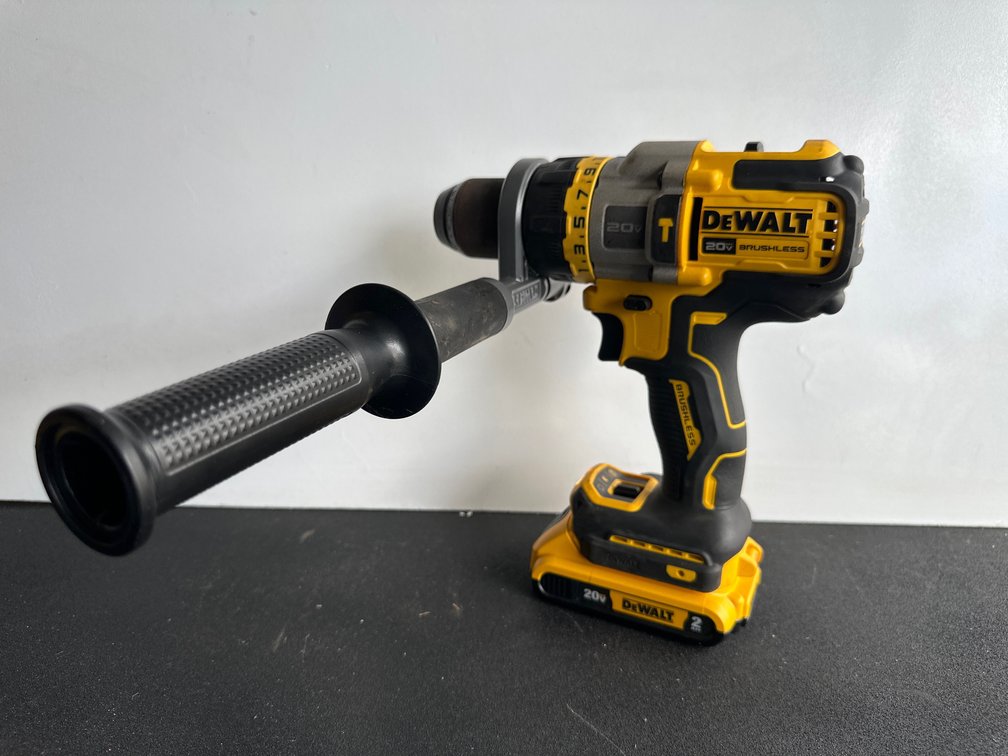Dewalt DCD999 1/2" Hammerdrill / Drill Driver with Battery