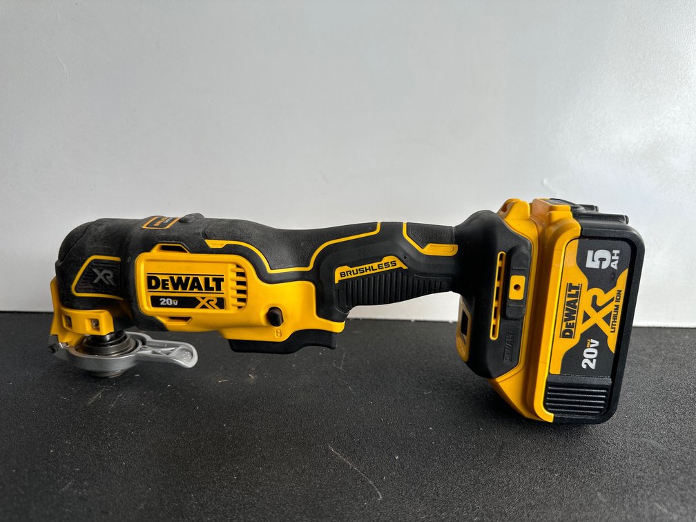 Dewalt DCS356 Cordless Oscillating Multi-Tool with Battery 