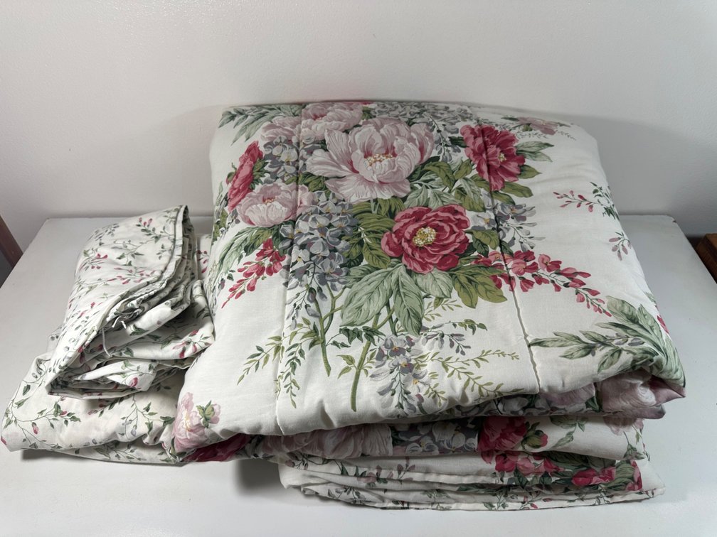 Westpoint Stevens Floral Queen Size Sheets
