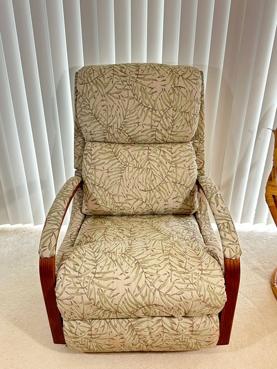 Lazy-Boy Island Style Green Leaf Design Recliner