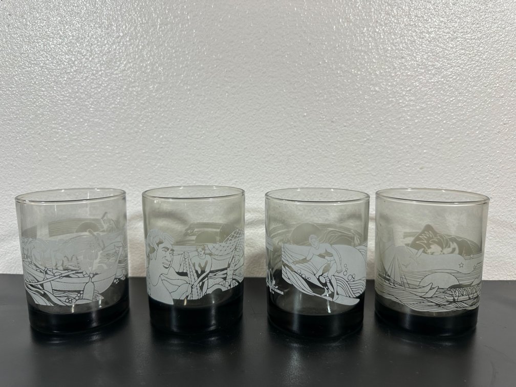 (X's 4) Vintage Hawaii McDonalds Glassware