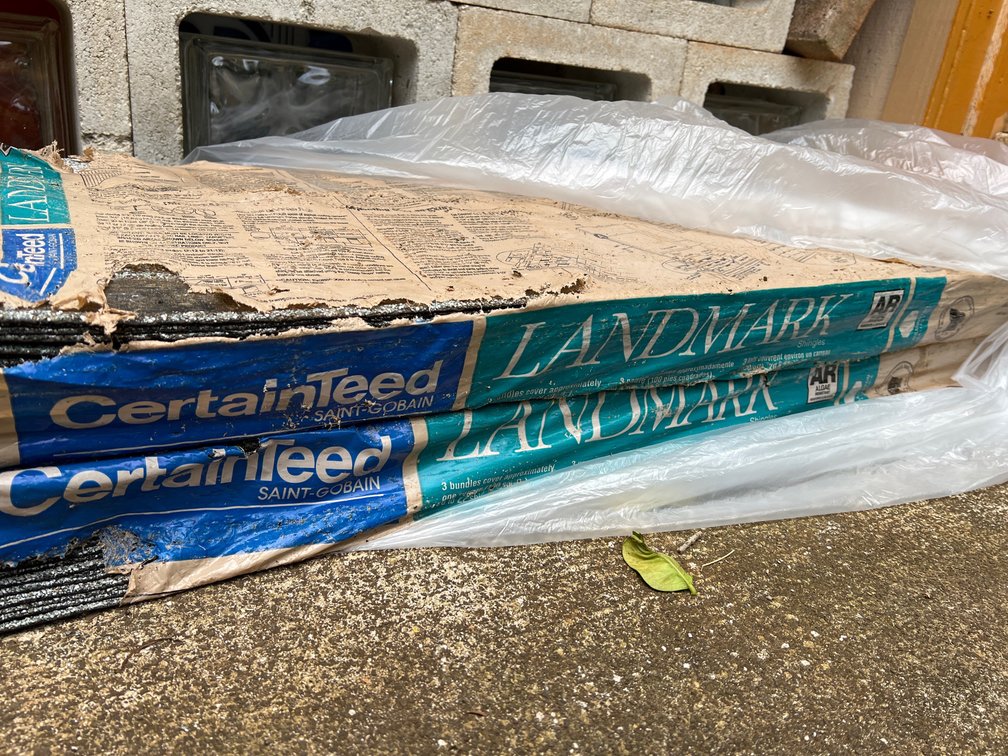 2 cases Landmark Roof Shingles 