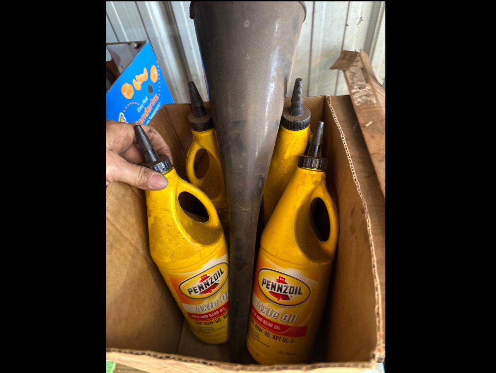 Pennzoil Axle Oil and Funnel