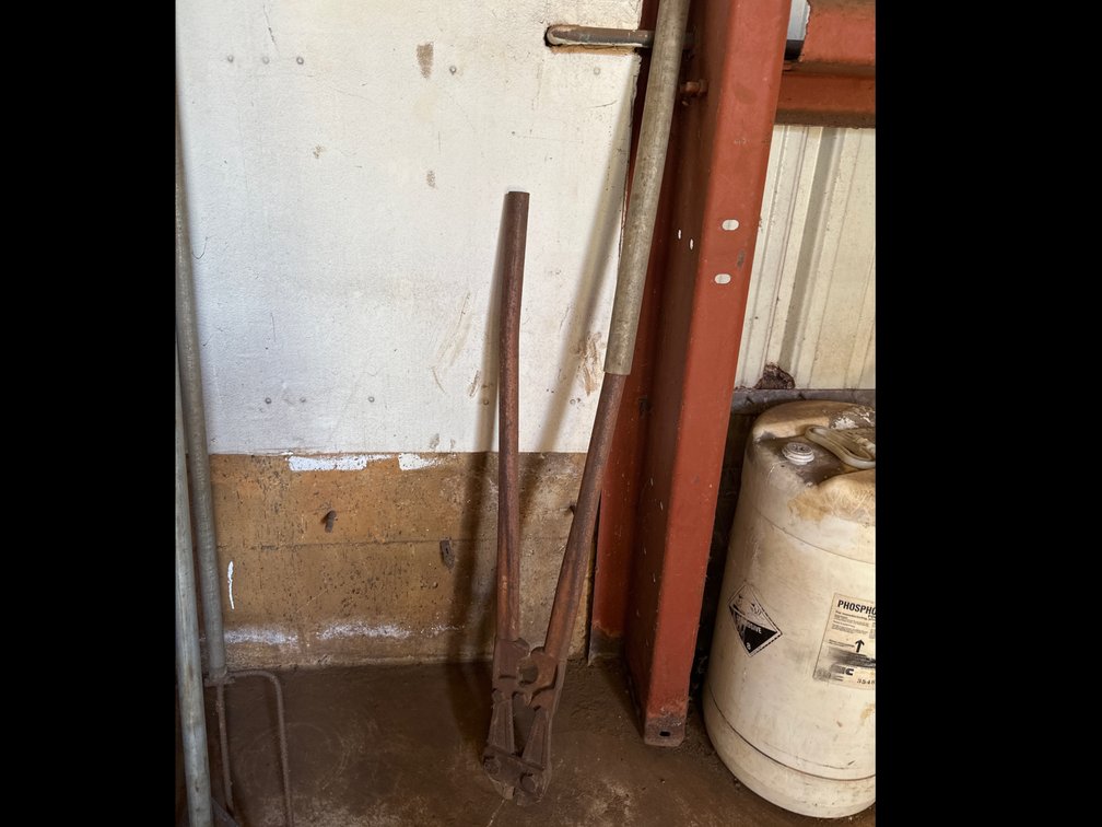 42" 1050mm Cap. 18 3/4 Bolt Cutters with Metal Bar Extension