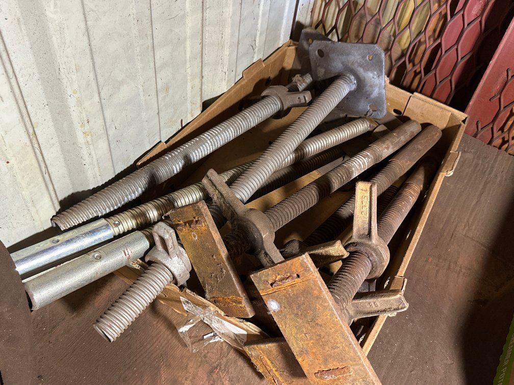 Three Types of Screw Jacks