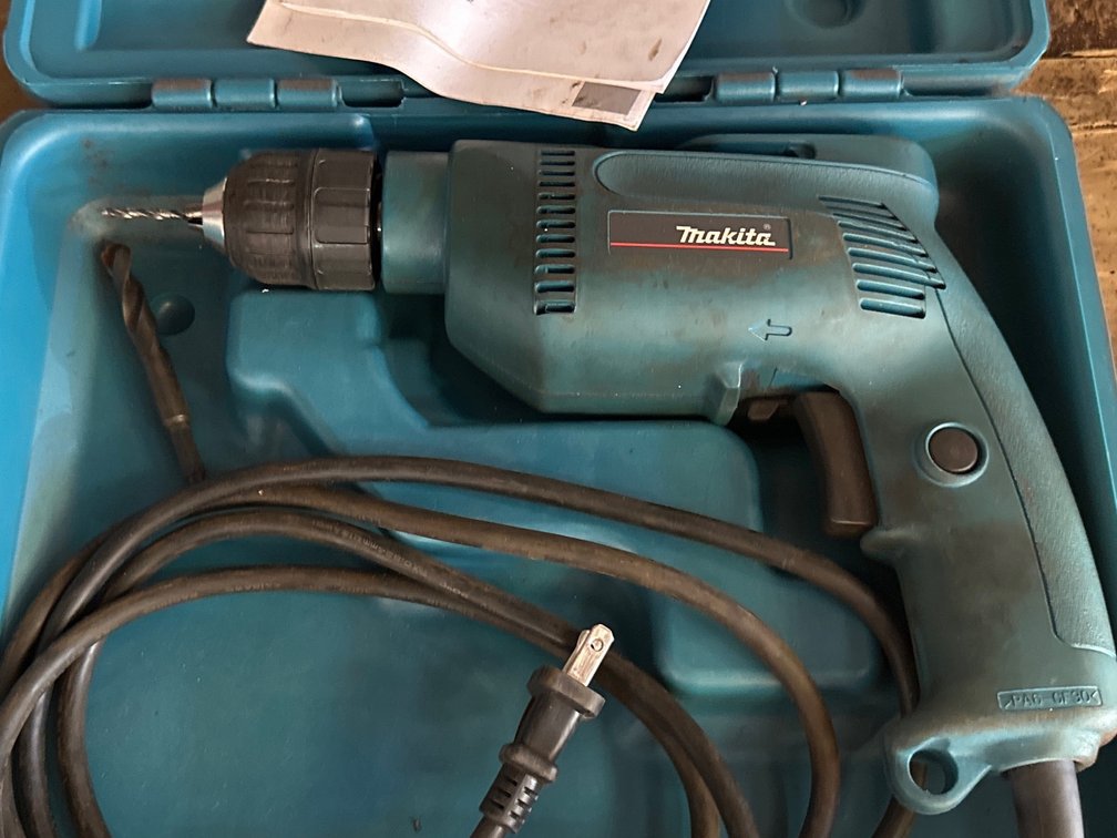 Makita 6408 Drill