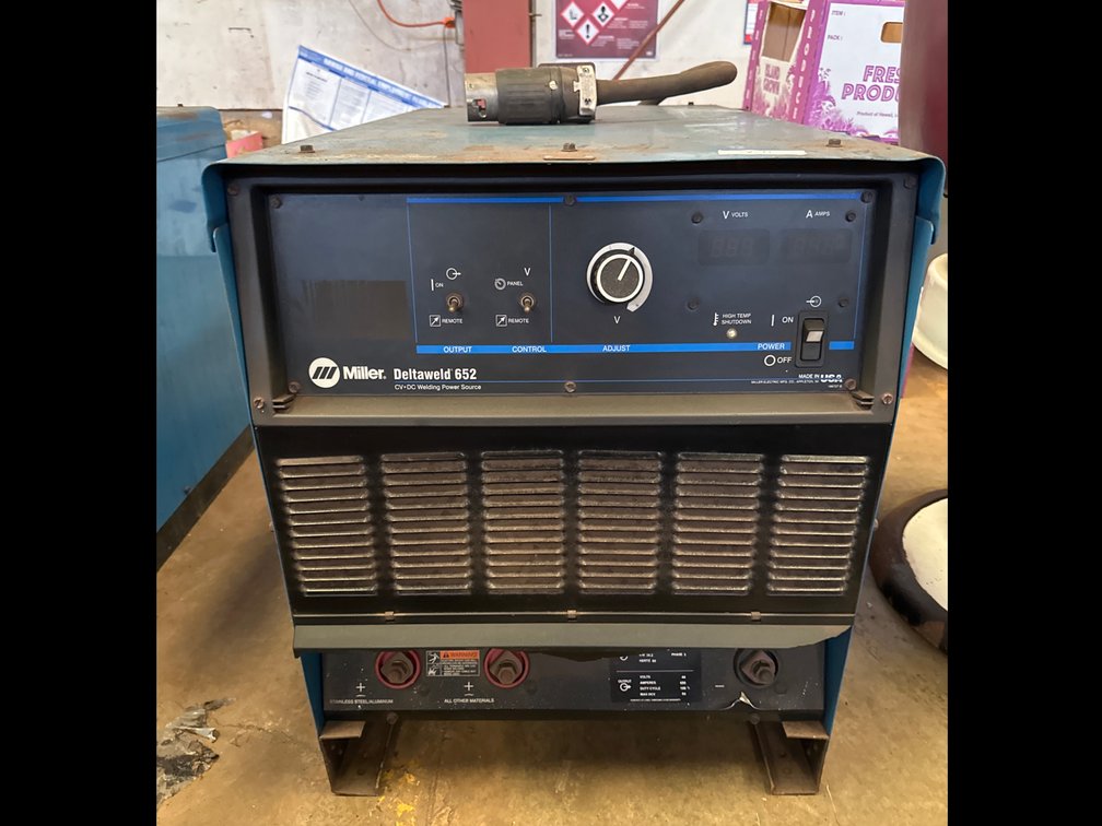 Miller Deltaweld 652 CV DC Welding Power Source Welder