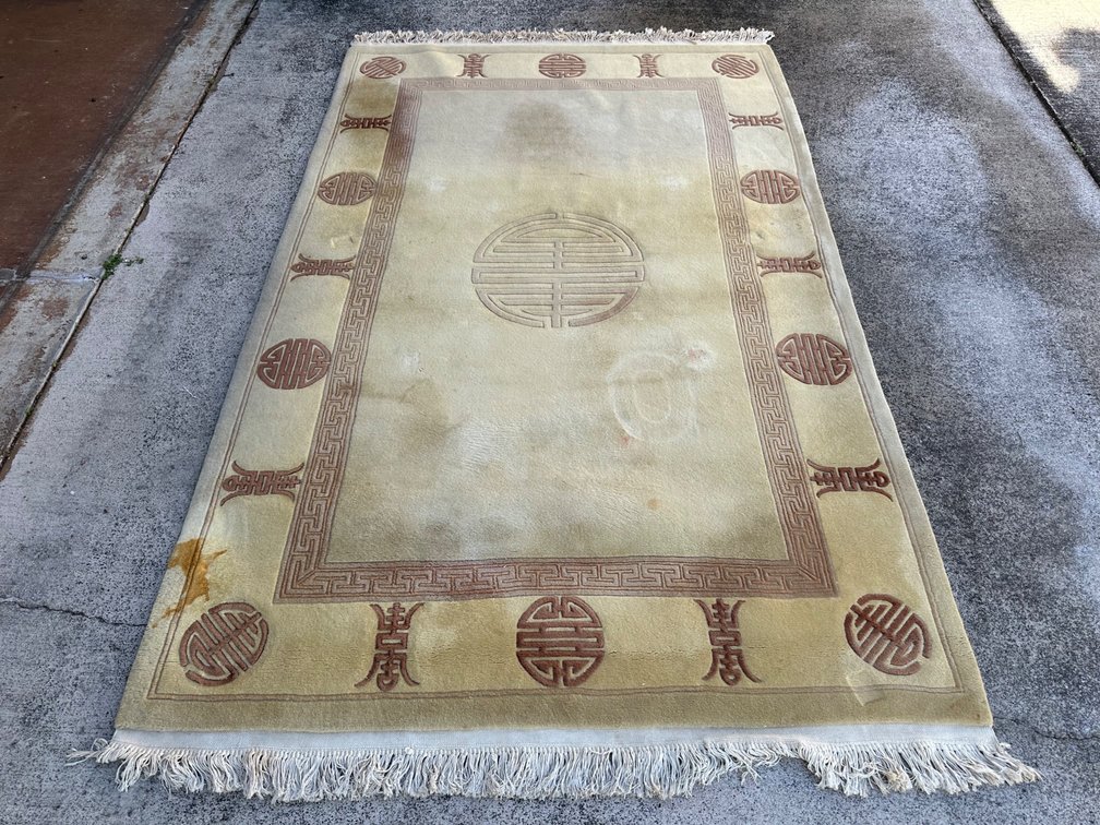 113" X 66 1/2" Asian Style Rug