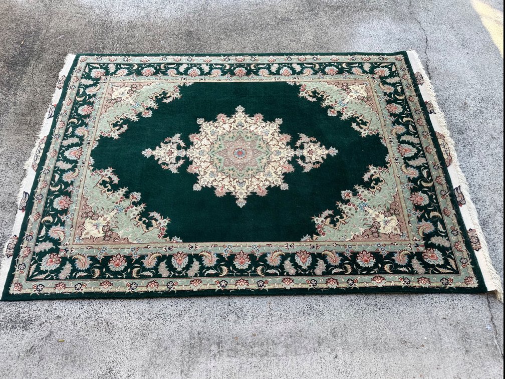 5'8" X 4'9" Raissian Carpet 100% Hand Knotted in Iran Tabriz Rug