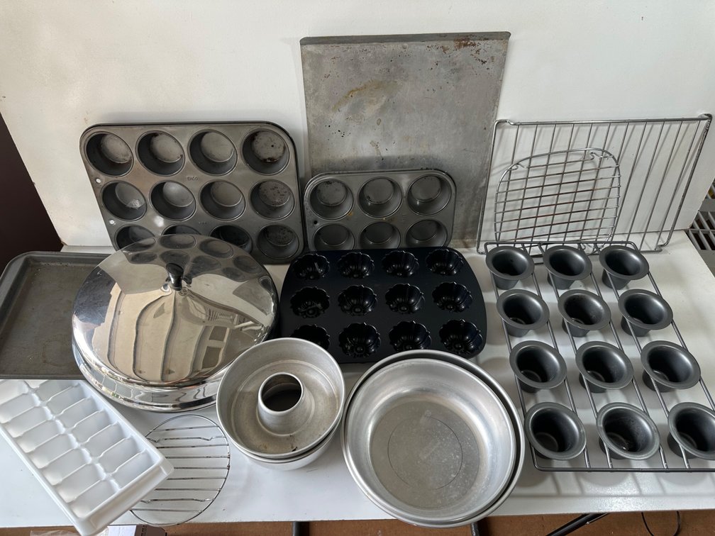 Mixed Lot of Bakeware 