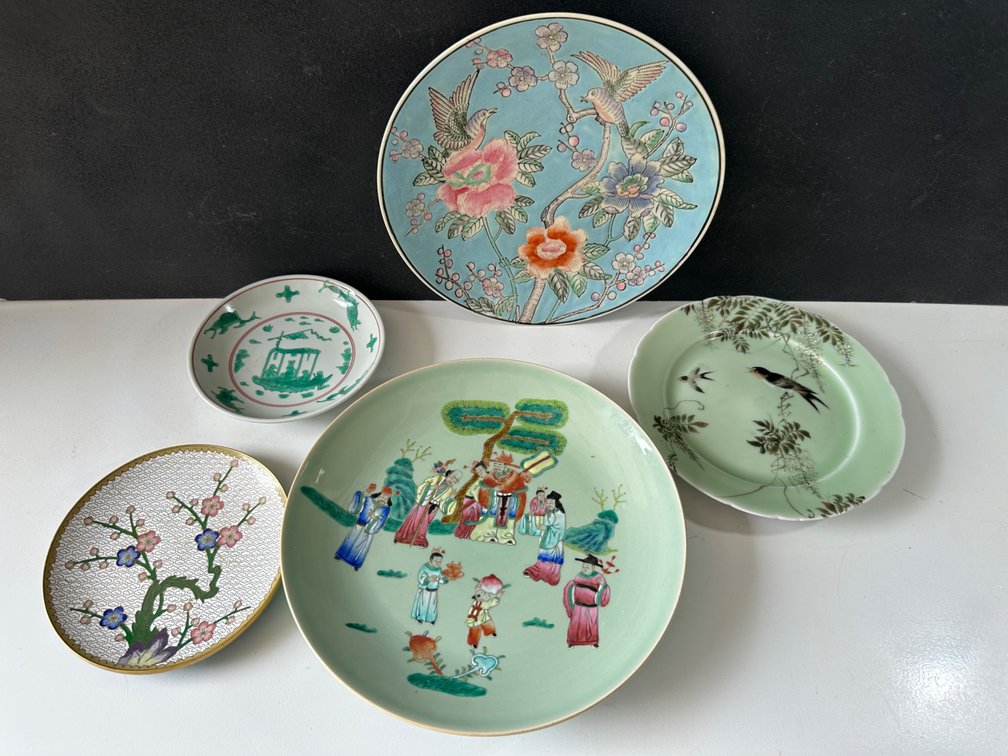 Mixed Lot of Dishes