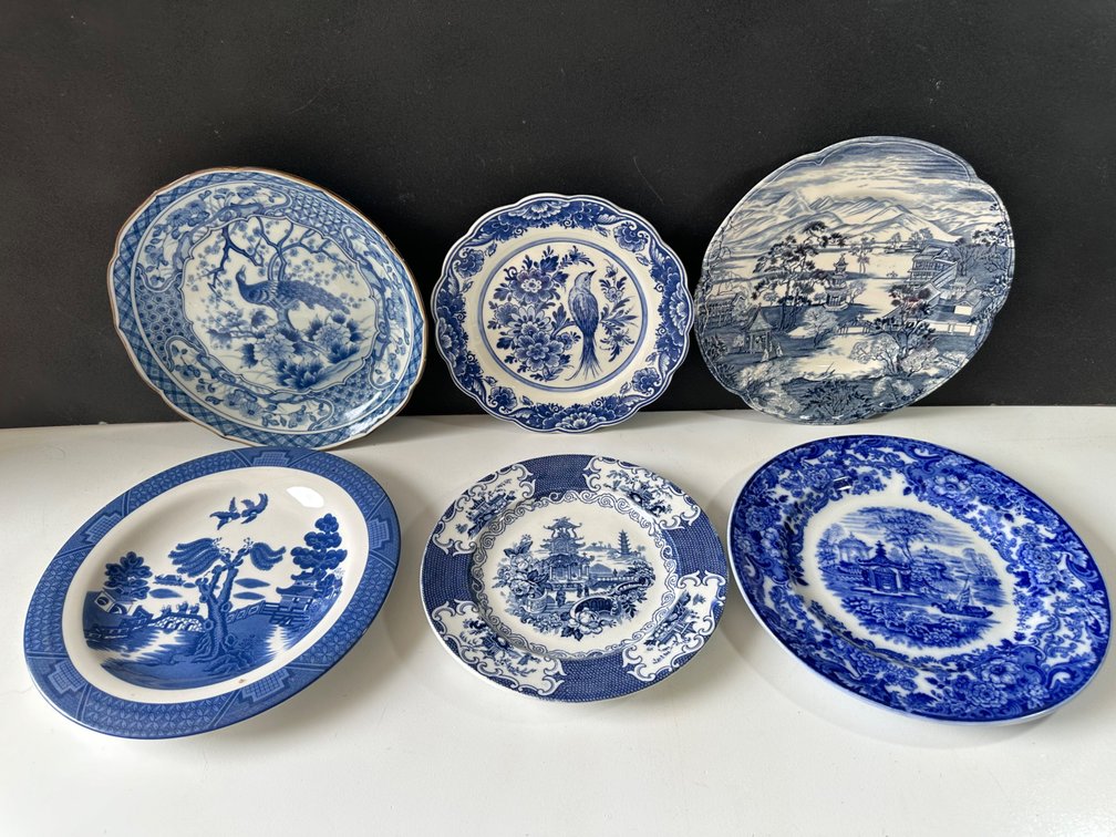 Six Mixed Blue and White Collectable Plates 