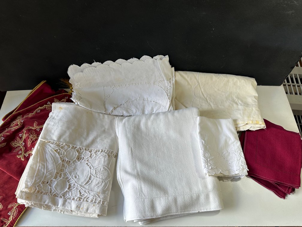 Mixed Lot of Tablecloths 