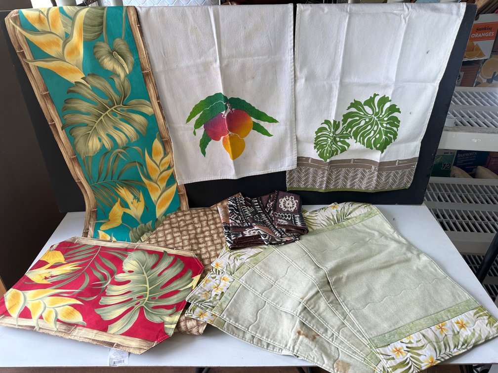 Table Runner, Kitchen Towels and Placemats 