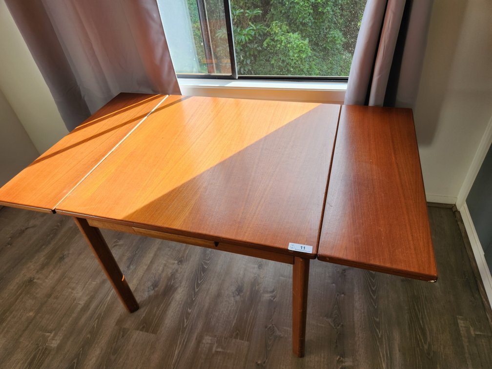 Solid Wood Dining Room Table with 2 Side Wings 