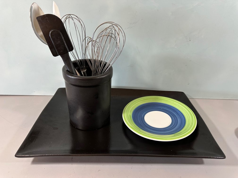 Mixed Utensil Holder with Utensils, Platter and Single Plate