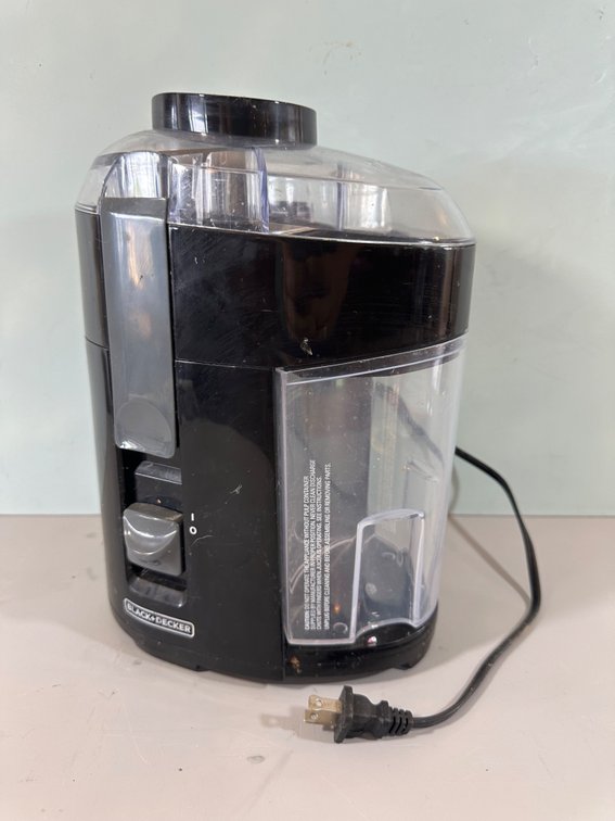 Black and Decker Model JE2200B Juicer