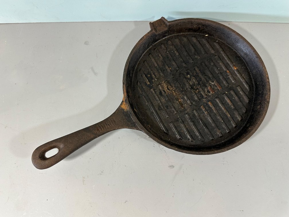9" Cast Iron Grill Pan