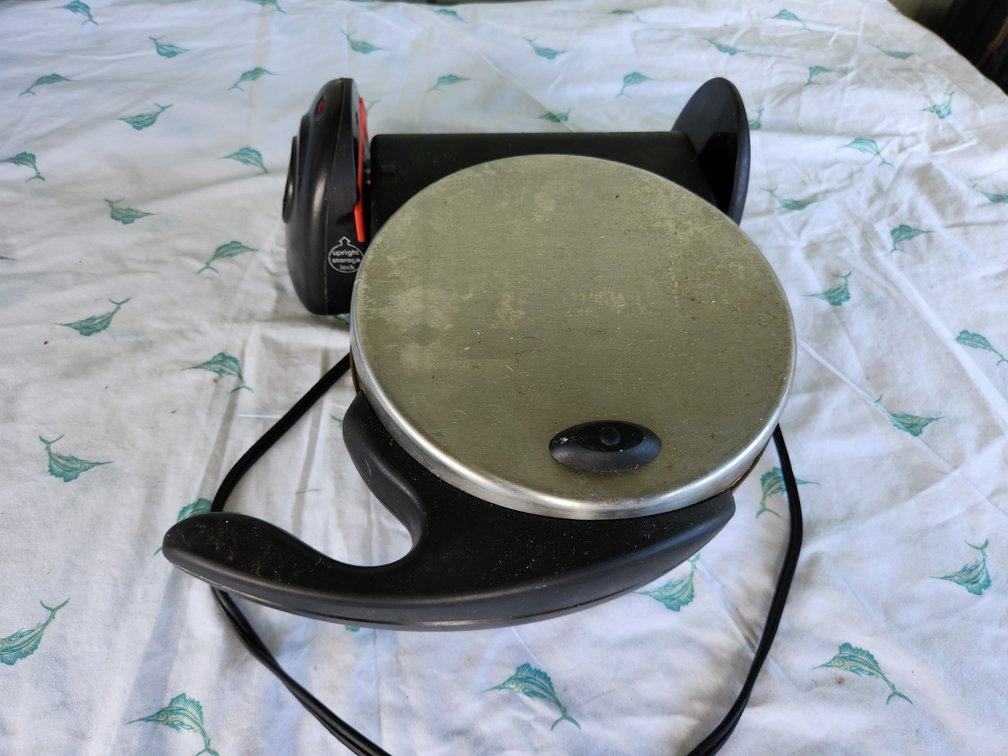 Belgian waffle maker
