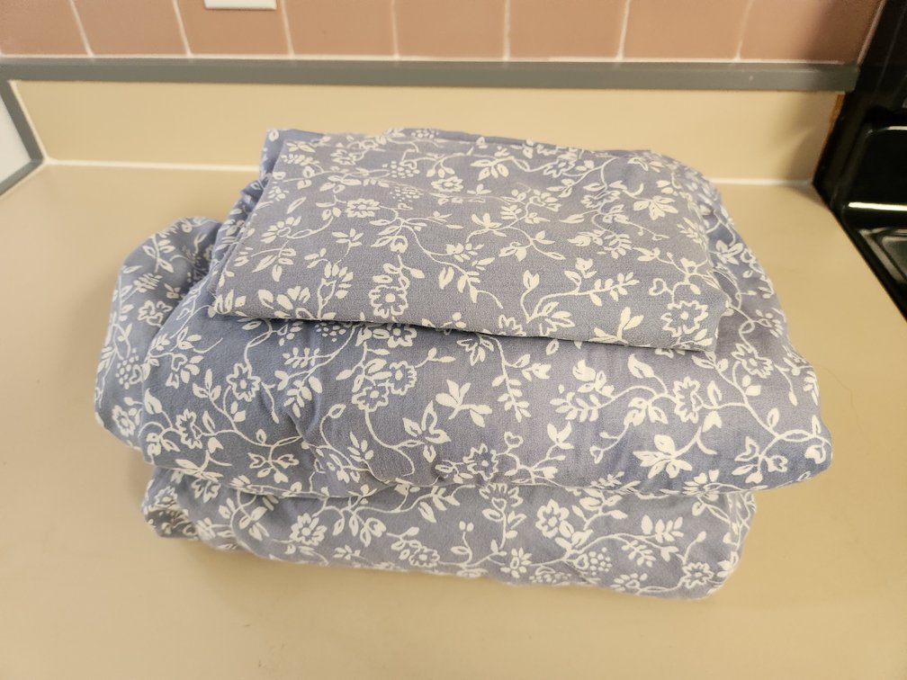 Heather/White floral set twin sheets w/ 1 standard size pillowcase 