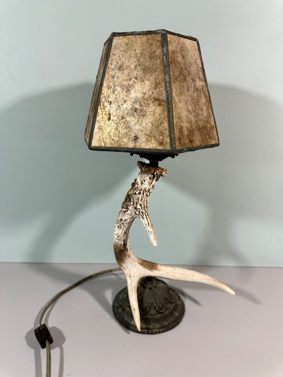 Rustic Antler-Base Table Lamp