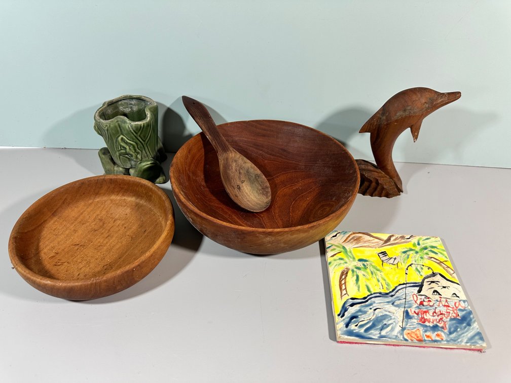 Assorted Collection of Hawaiian and Tropical Decorative Items