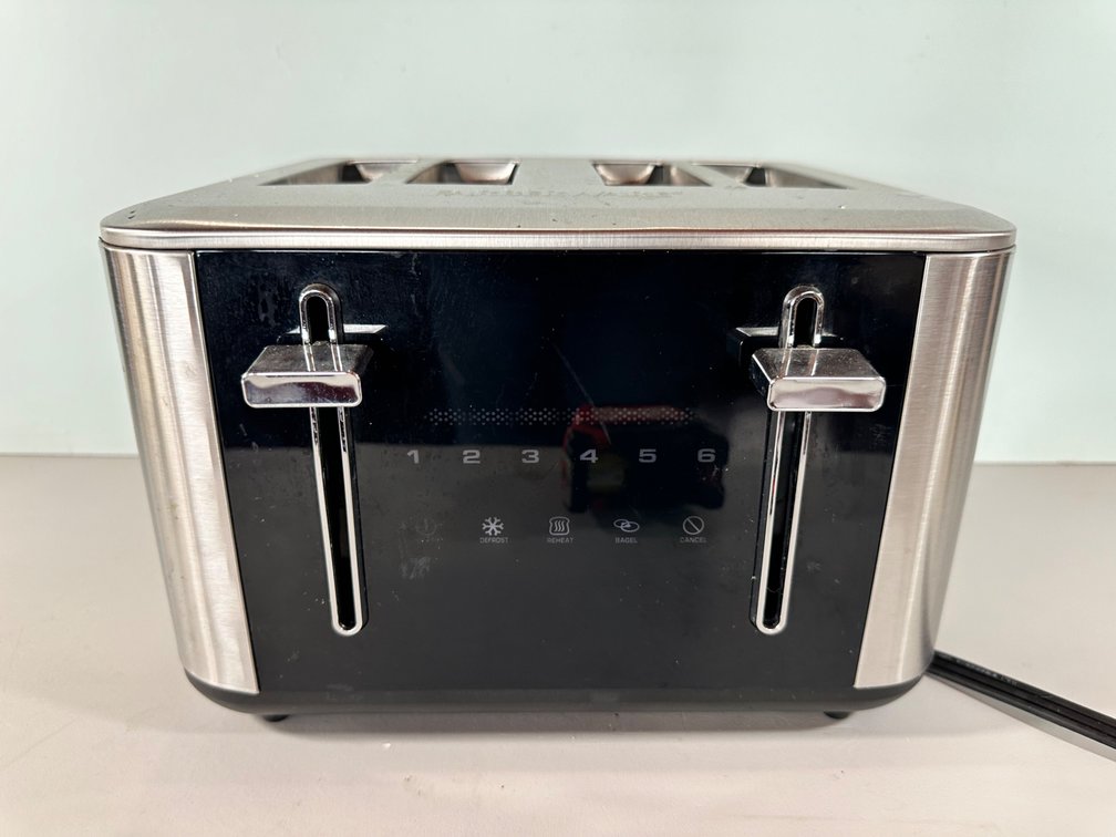 Farberware Digital Display Toaster with Multiple Settings
