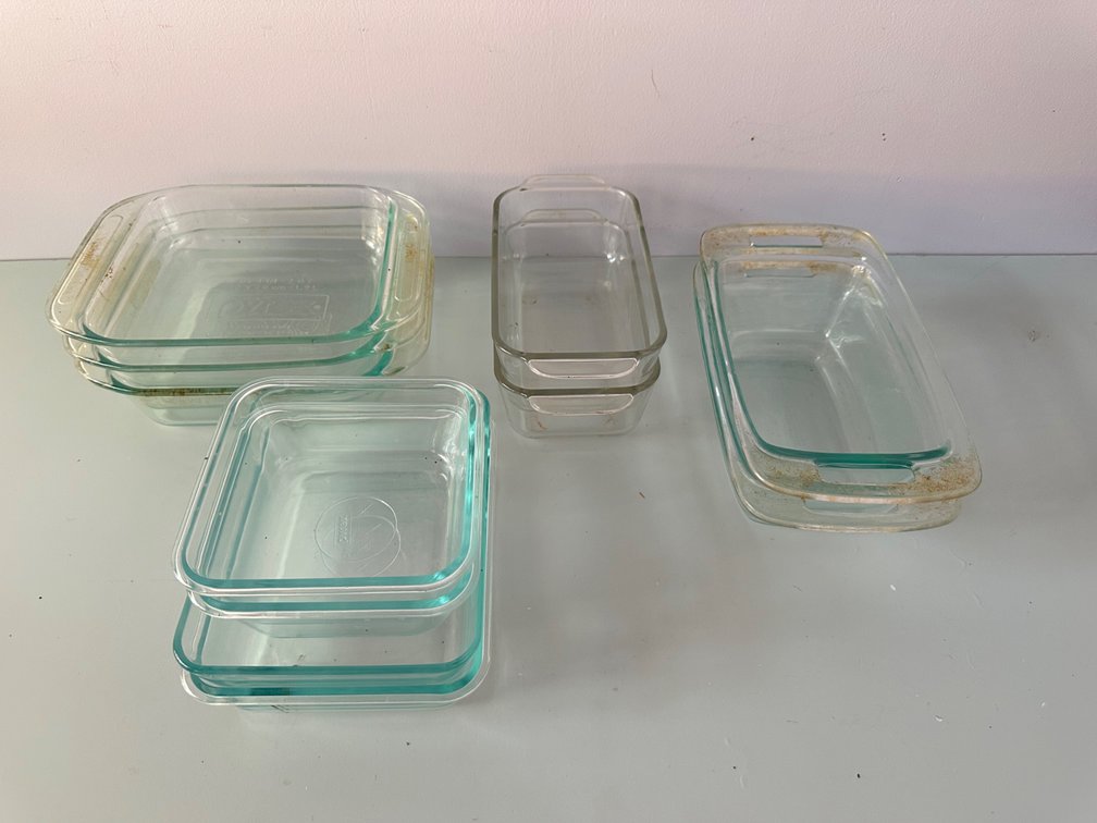 Vintage Pyrex Glass Baking Dishes - Mixed Sizes - Classic Kitchen Collection