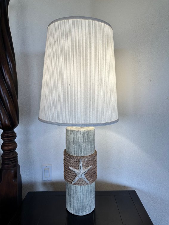 Coastal-Themed Table Lamp with Starfish Accent and Textured Shade 
